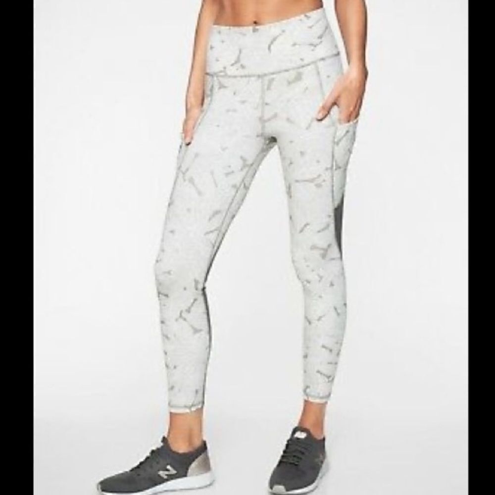 Athleta XS White Salutation Stash Gray Palm up for Anything 7/8 Yoga Legging